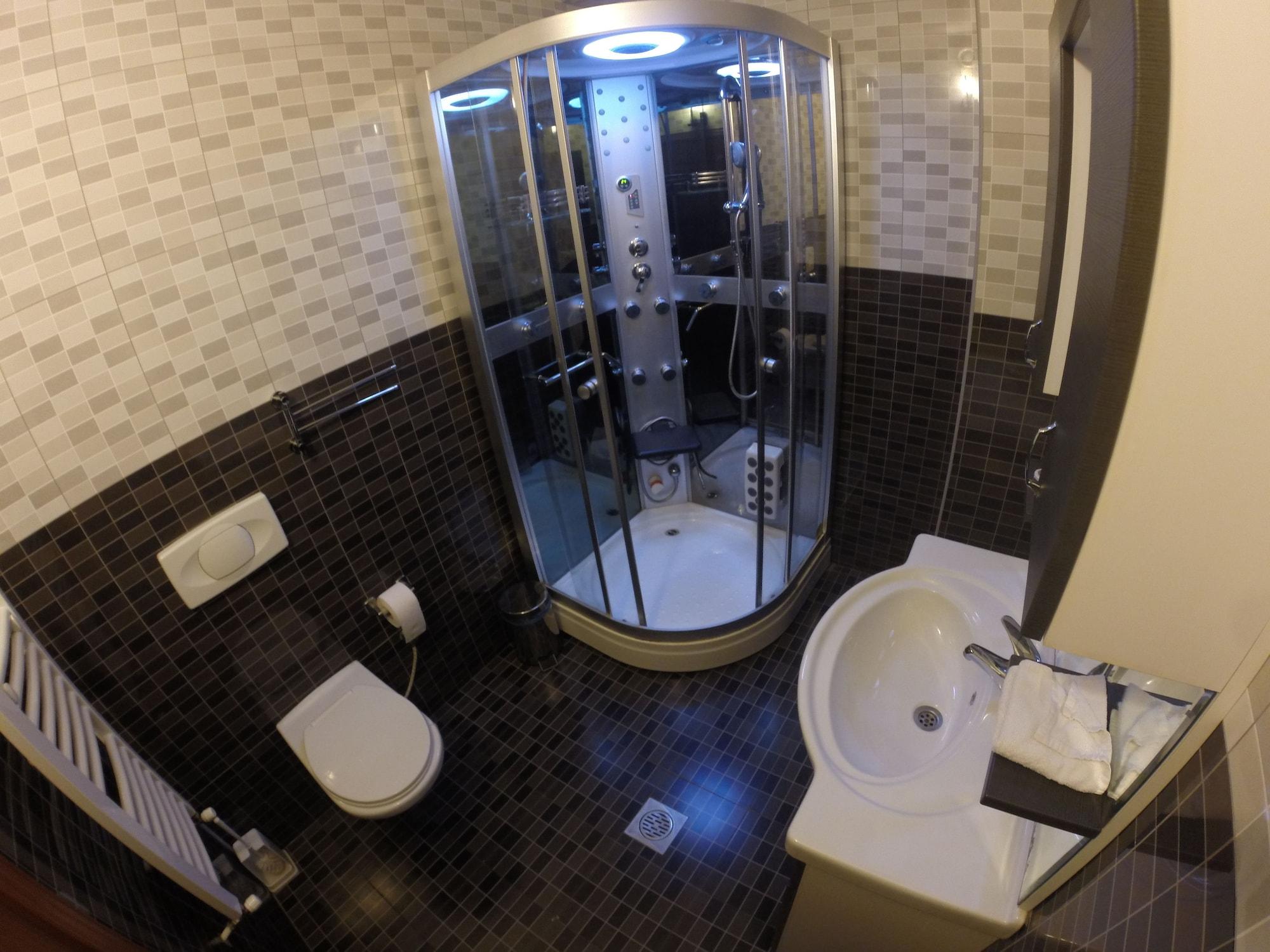 Hotel Denis Pristina Esterno foto