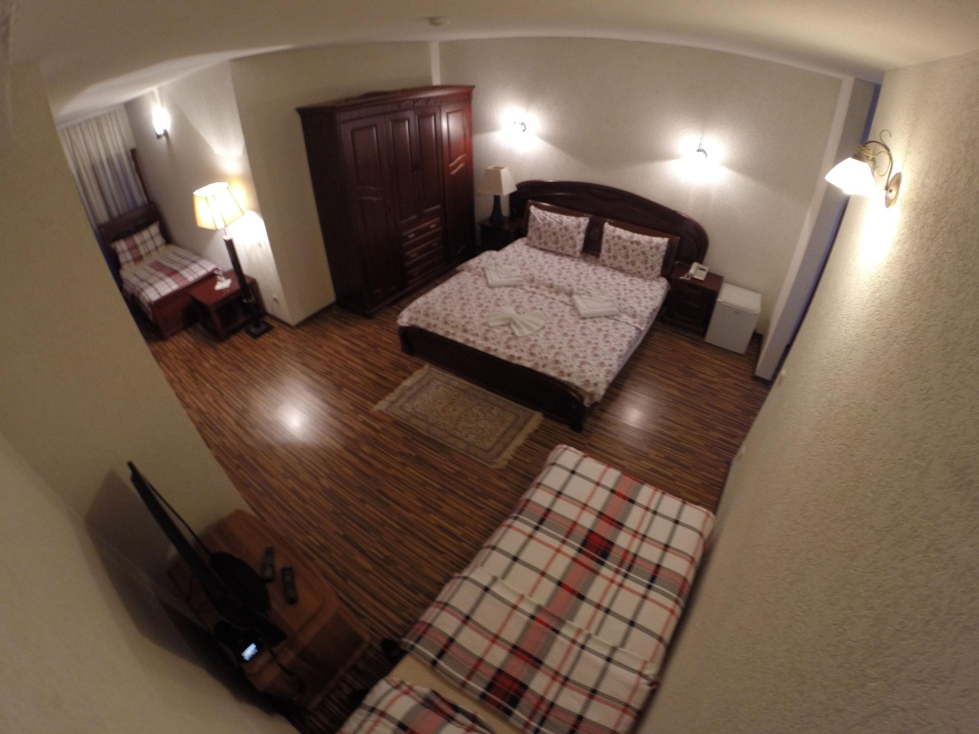 Hotel Denis Pristina Esterno foto