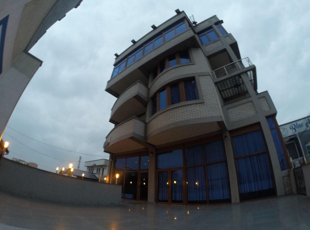Hotel Denis Pristina Esterno foto