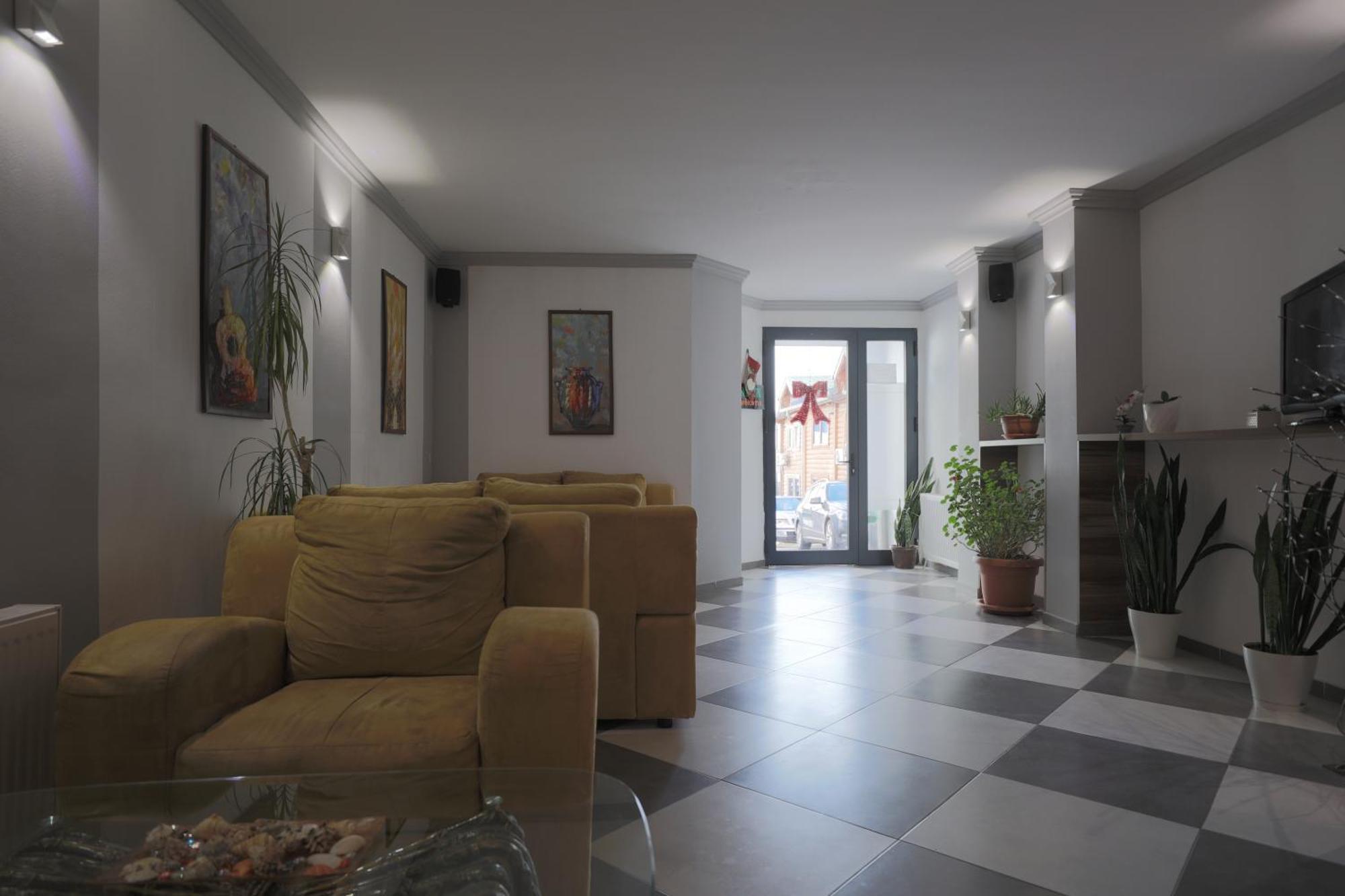 Hotel Denis Pristina Esterno foto